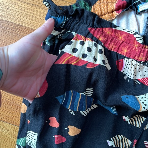 Farm Rio fish pants - Picture 3 of 6